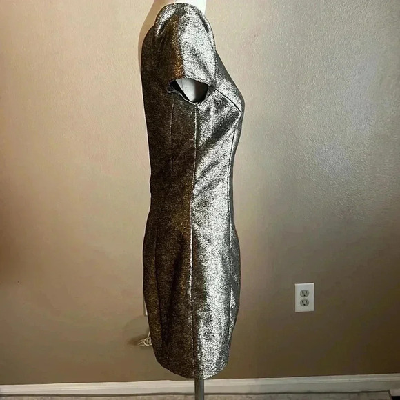 Saks Fifth 548 Chic Gold Backless V Mini Dress size 6 brand tag is cut off - Picture 3 of 11